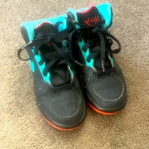 Nike Air Flight Lite size 1 youth mid top